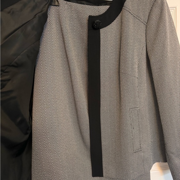 2pc skirt suit - Picture 3 of 3